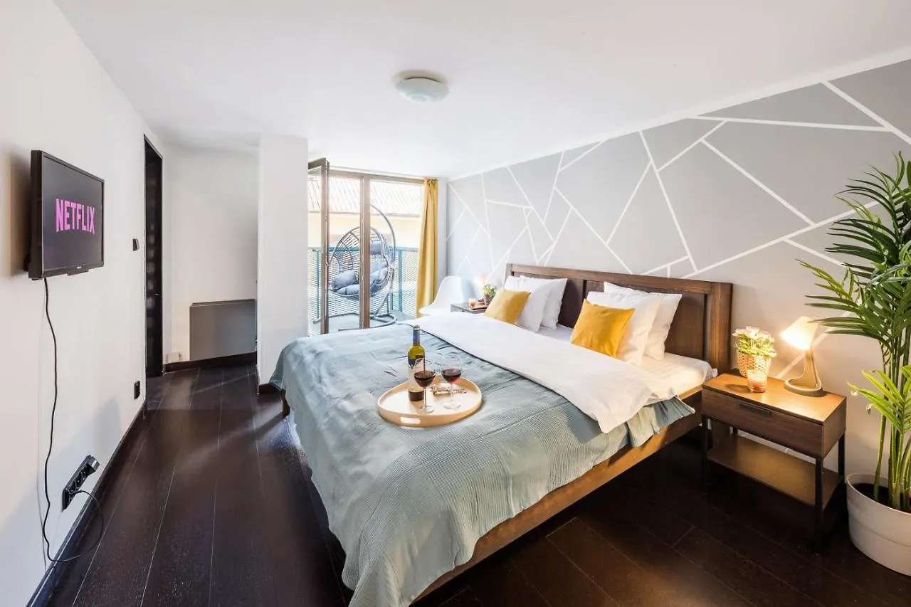 Duplex Apartment With 3 Bedrooms 프라하