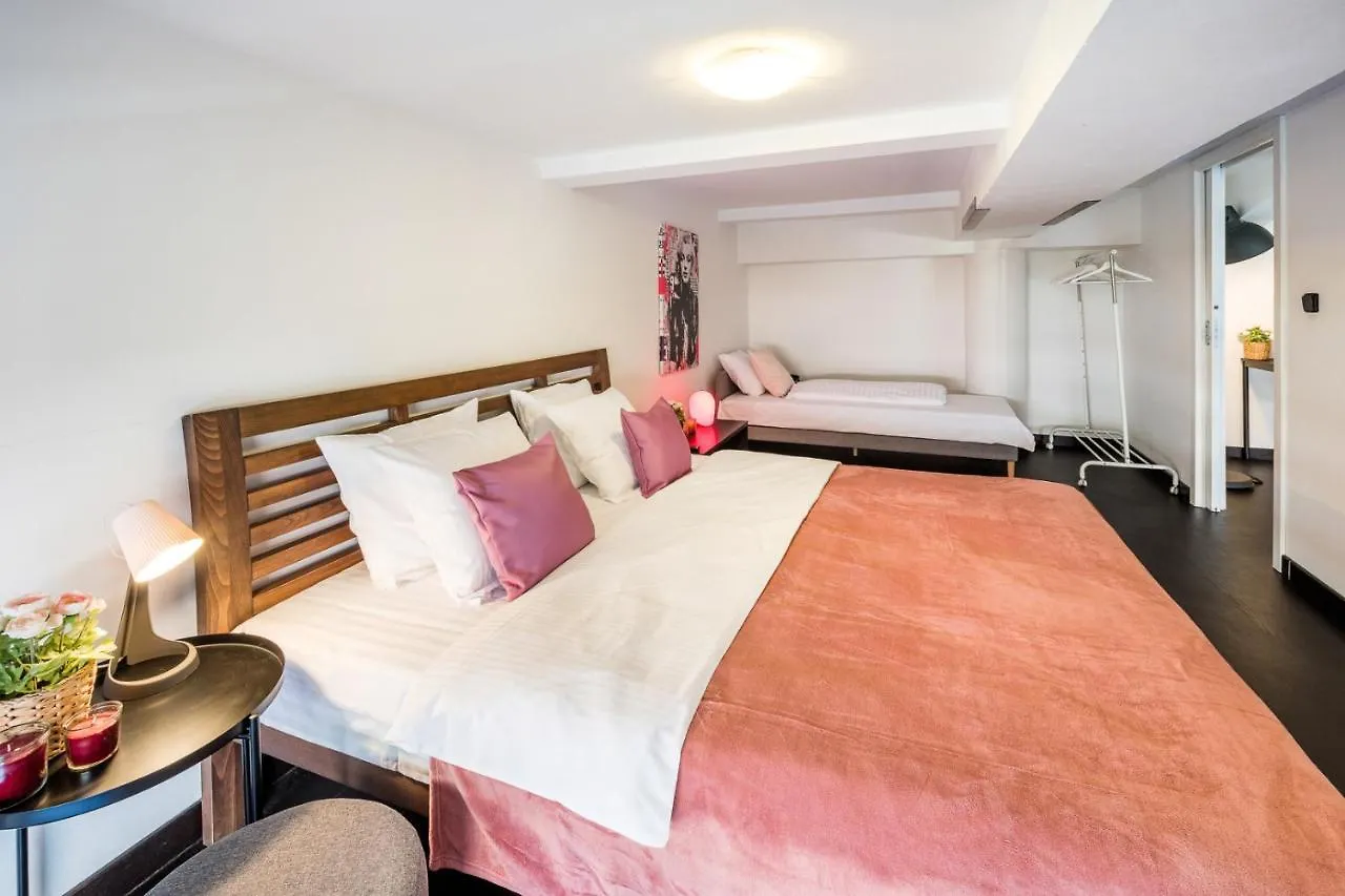 Duplex Apartment With 3 Bedrooms 프라하
