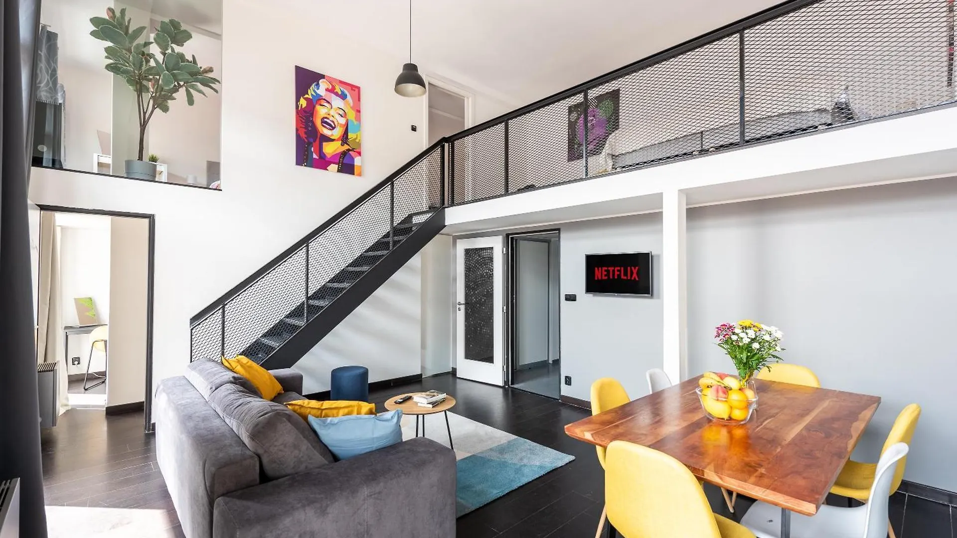 Duplex Apartment With 3 Bedrooms 프라하 체코