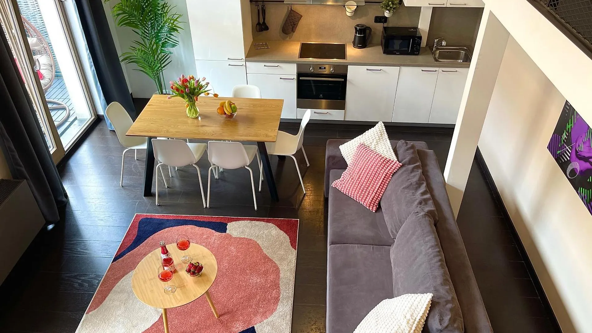 Duplex Apartment With 3 Bedrooms 프라하