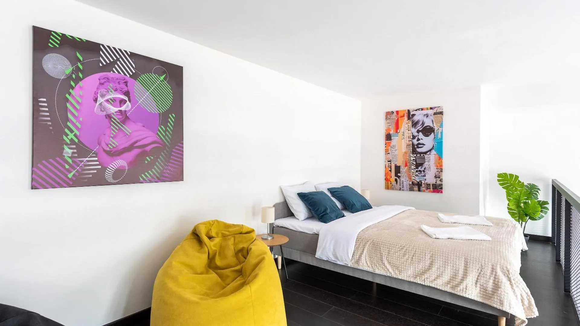 Duplex Apartment With 3 Bedrooms 프라하